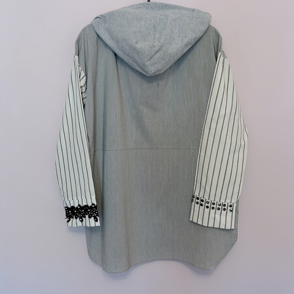 Design Lab blouse - Picture 2 of 5